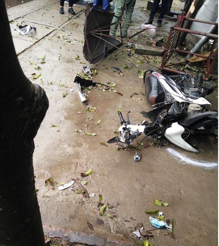 Tài xế container tử vong sau cú tông liên hoàn Ford Ranger, Toyota Fortuner và hai xe máy tai xe container tu vong sau cu tong lien hoan ford ranger toyota fortuner va hai xe may