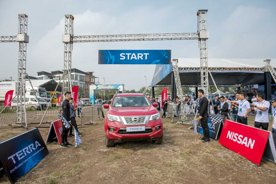 Nissan Việt Nam tặng quà kép cho khách hàng mua xe trong tháng 3 nissan viet nam tang qua kep cho khach hang mua xe trong thang 3