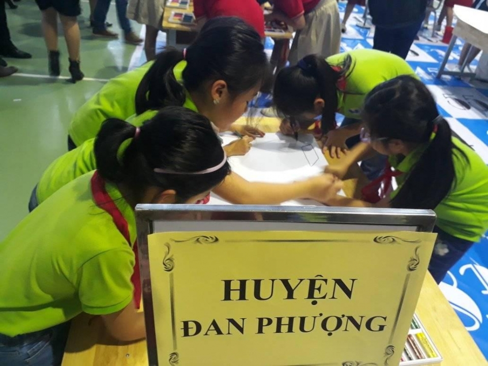 100 thí sinh nhí tranh tài trong buổi giao lưu an toàn giao thông” 100 thi sinh nhi tranh tai trong buoi giao luu toyota cung em hoc an toan giao thong nam hoc 2018 2019