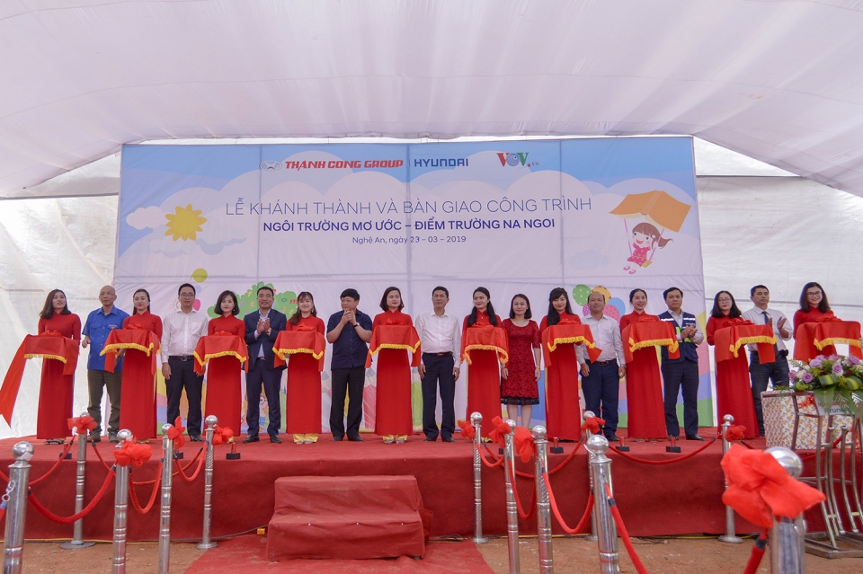 Hyundai Thành Công khánh thành “Ngôi trường mơ ước” thứ tư hyundai thanh cong khanh thanh ngoi truong mo uoc thu 4 tai na ngoi nghe an