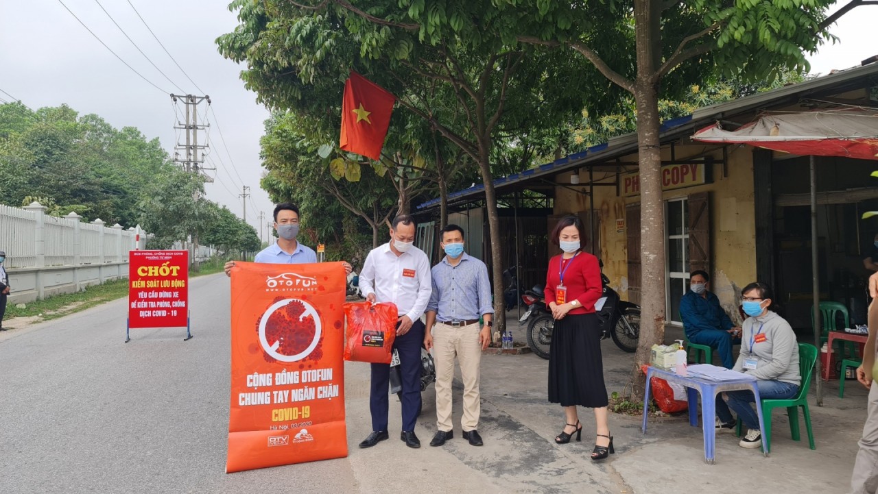 OTOFUN: Chi hội TTH tặng 6.700 kính chống giọt bắn cho cán bộ, chiến sỹ, y bác sỹ Hải Dương OTOFUN: Chi hội TTH tặng 6.700 kính chống giọt bắn cho cán bộ, chiến sỹ, y bác sỹ Hải Dương