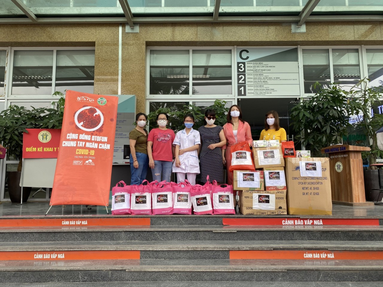 OTOFUN: Chi hội TTH tặng 6.700 kính chống giọt bắn cho cán bộ, chiến sỹ, y bác sỹ Hải Dương OTOFUN: Chi hội TTH tặng 6.700 kính chống giọt bắn cho cán bộ, chiến sỹ, y bác sỹ Hải Dương