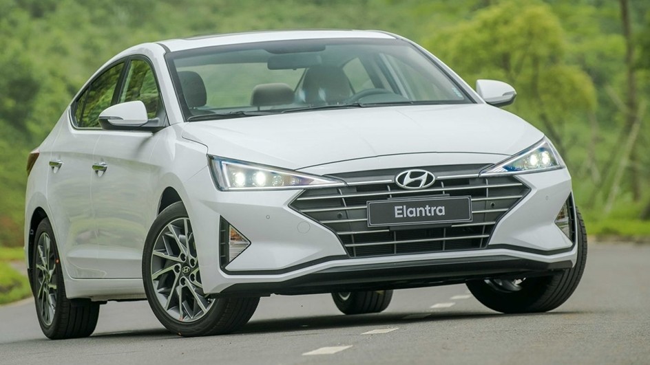 Hyundai Elantra đang giảm sốc tại đại lý