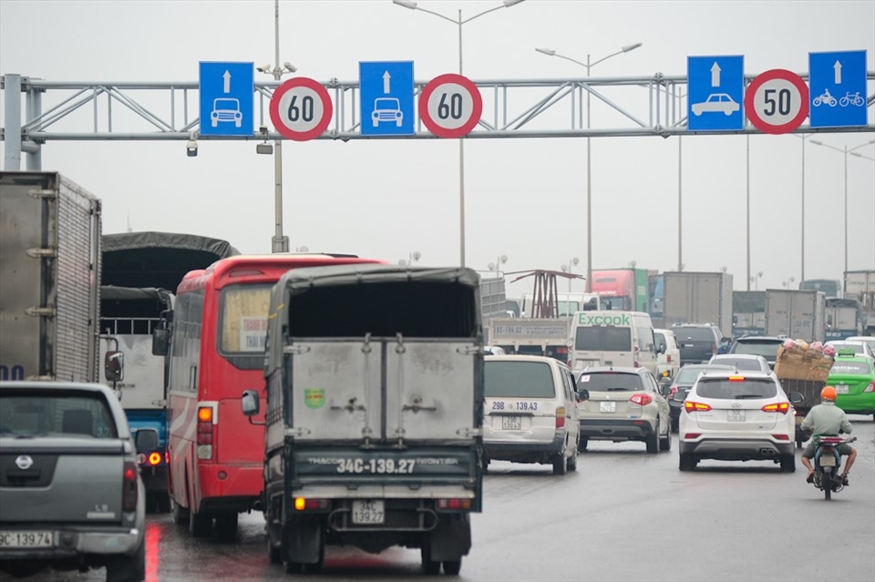 Giảm tốc độ ô tô trên cầu Thanh Trì còn 60km/h: Có cần thiết? Giảm tốc độ ô tô trên cầu Thanh Trì còn 60km/h: Có cần thiết?