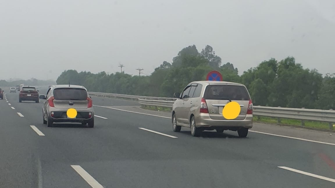 Điểm mù, khái niệm ngoái đầu qua vai - Các lái xe có hiểu rõ?