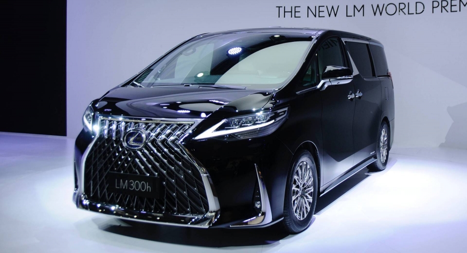 lexus lm ra mat minivan hang sang voi khoang noi that dang cap