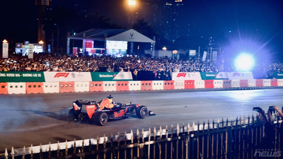 Giá vé F1 Việt Nam so với thế giới đắt rẻ ra sao gia ve f1 viet nam re nhat the gioi