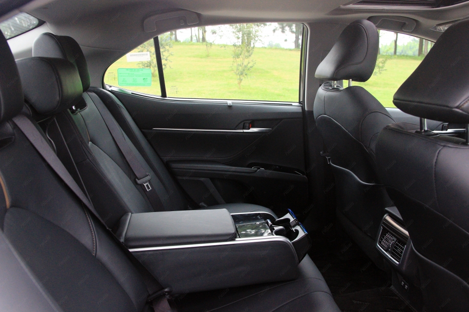 toyota camry 2019 ra mat
