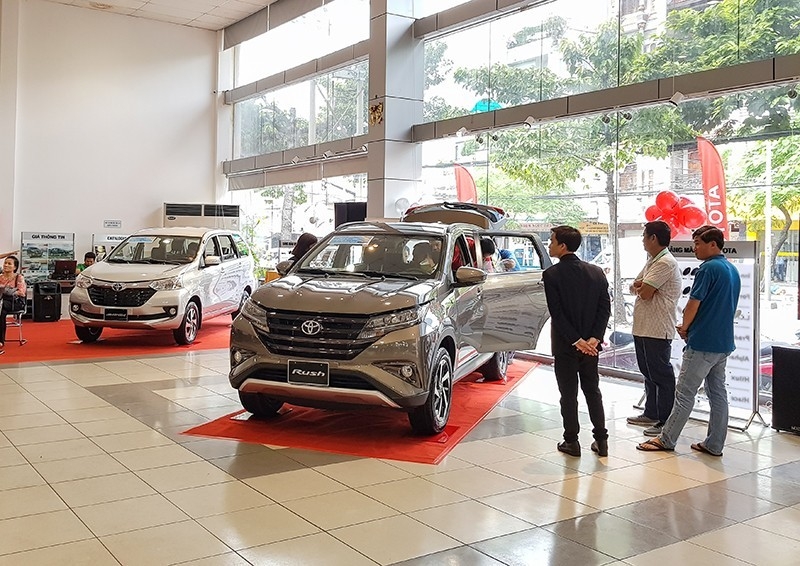 Ô tô nhập khẩu dồn dập về Việt Nam dù các đại lý, showroom đóng cửa o to nhap khau don dap ve viet nam du cac dai ly showroom dong cua