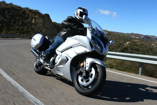 Yamaha sẽ lắp hệ thống tự động gọi cấp cứu cho xe mô tô yamaha se lap he thong tu dong goi cap cuu cho xe mo to
