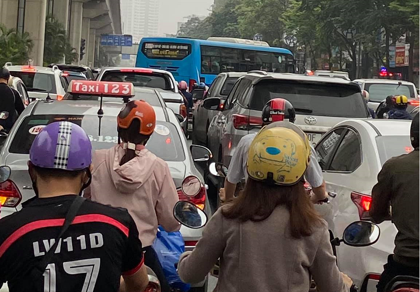 Xe Bus: Lộ trình zigzag quá nguy hiểm cho giao thông! Xe Bus: Lộ trình zigzag quá nguy hiểm cho giao thông!