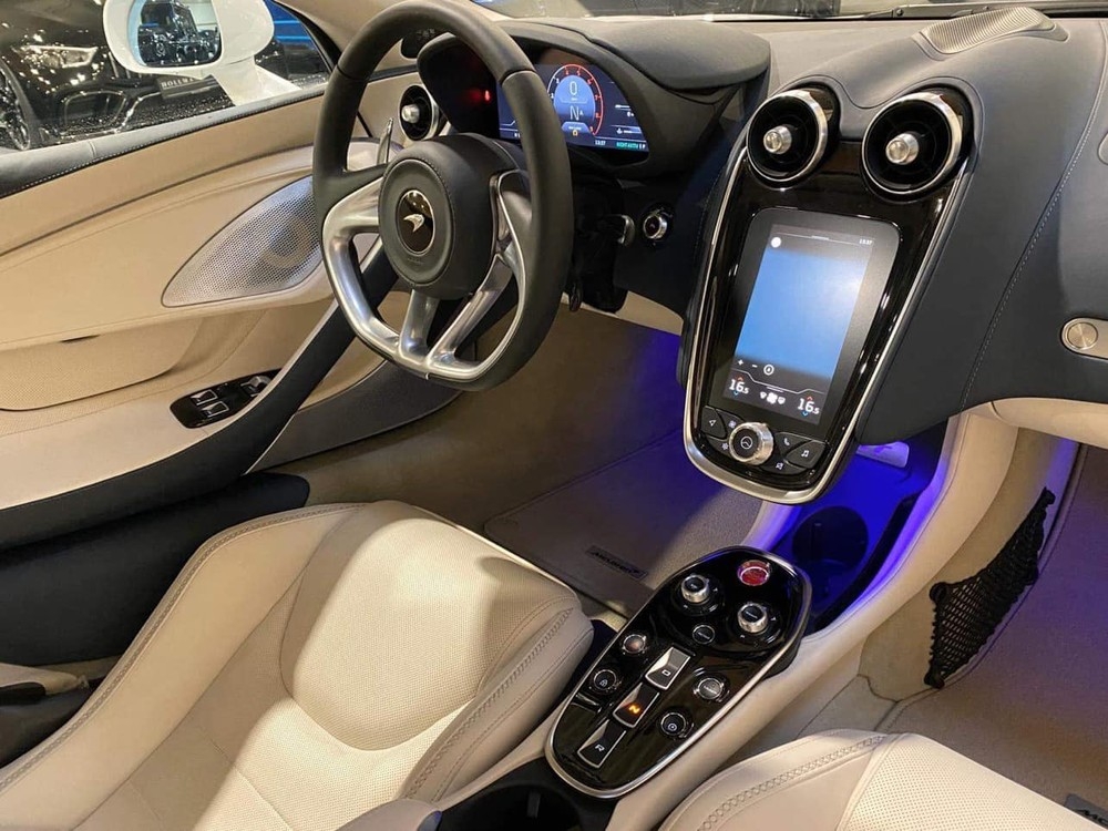 McLaren GT lần đầu đặt chân đến Việt Nam McLaren GT lần đầu đặt chân đến Việt Nam
