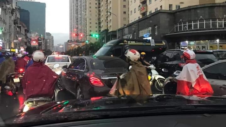 Khi dừng đèn đỏ - Anh em lái xe nên thay đổi!