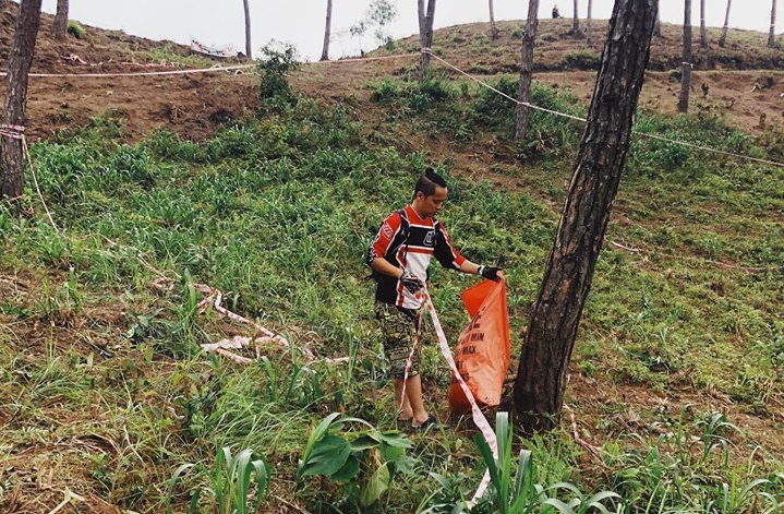 Những tay đua cào cào ở lại dọn rác sau giải off-road ở Hà Giang nhung tay dua cao cao o lai don rac sau giai off road o ha giang