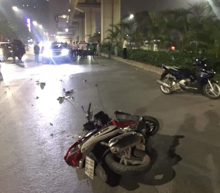 Honda Air Blade ngược chiều nát bét sau cú tông trực diện Honda CR-V honda air blade nguoc chieu nat bet sau cu tong truc dien honda crv