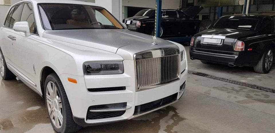 Bắt gặp Rolls-Royce Cullinan đi làm dịch vụ tại đại lý của Toyota rolls royce cullinan dau tien ve viet nam lam dich vu tai dai ly toyota