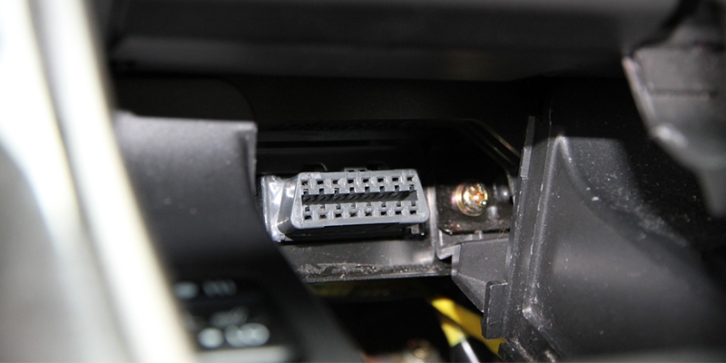 Lịch sử của cổng OBD và tương lai của chuẩn cổng sạc trên xe điện Lịch sử của cổng OBD và tương lai của chuẩn cổng sạc trên xe điện