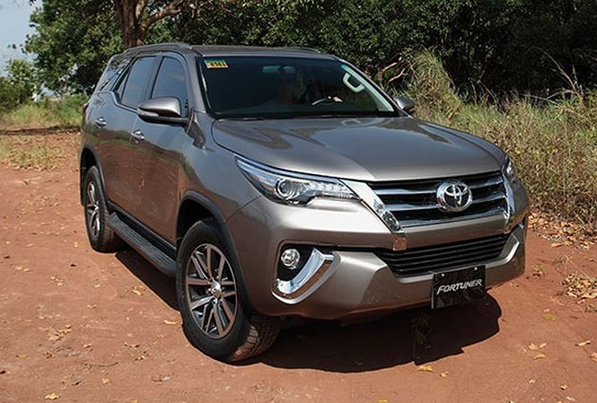 Toyota Fortuner 2018 tăng giá bán dù được miễn thuế toyota fortuner 2018 tang gia ban du duoc mien thue