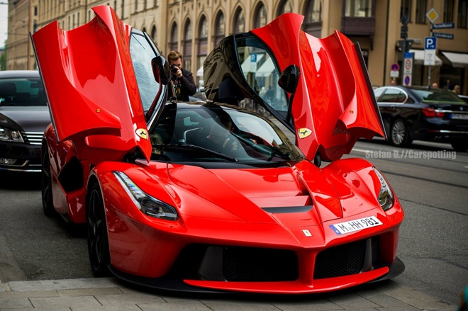ferrari thong bao trieu hoi hang loat dong xe do nguy co chay no