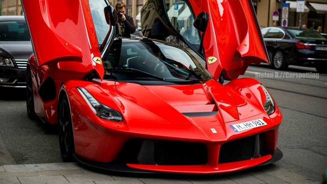 Ferrari thông báo triệu hồi hàng loạt dòng xe do nguy cơ cháy nổ