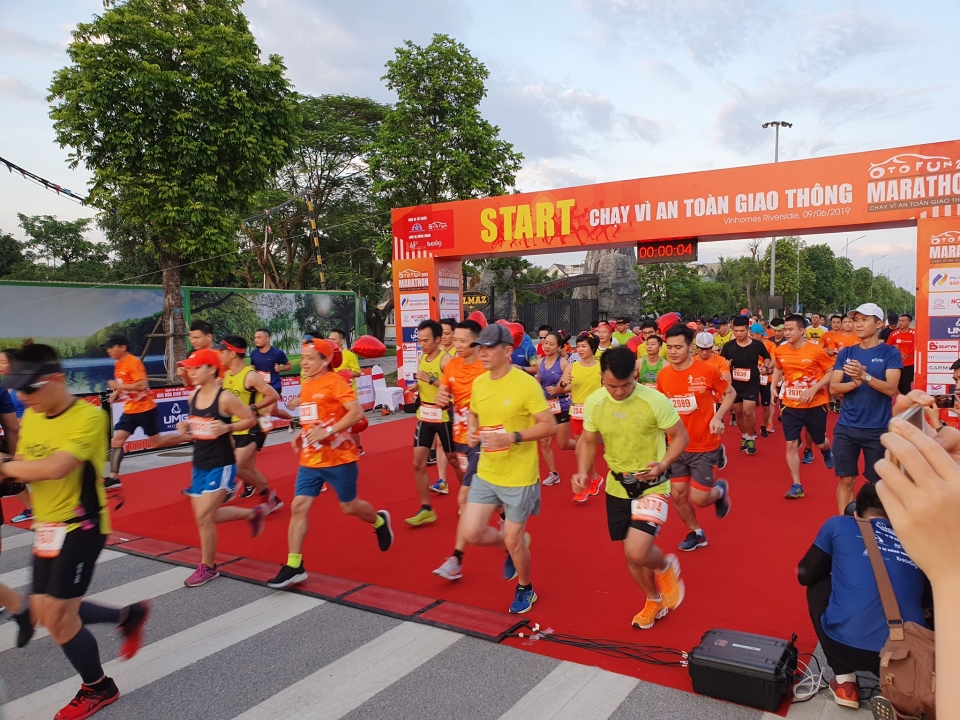 Otofun Marathon 2019 - giải chạy Vì an toàn giao thông chính thức khai mạc otofun marathon 2019 giai chay vi an toan giao thong chinh thuc khai mac