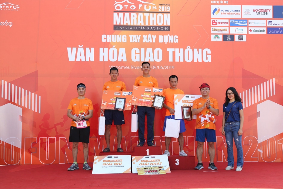 Otofun Marathon 2019 vinh danh các nhà vô địch otofun marathon 2019 vinh danh cac nha vo dich