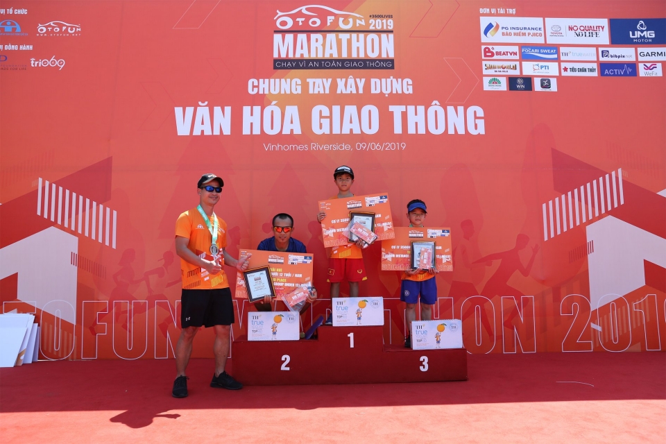 Otofun Marathon 2019 vinh danh các nhà vô địch otofun marathon 2019 vinh danh cac nha vo dich