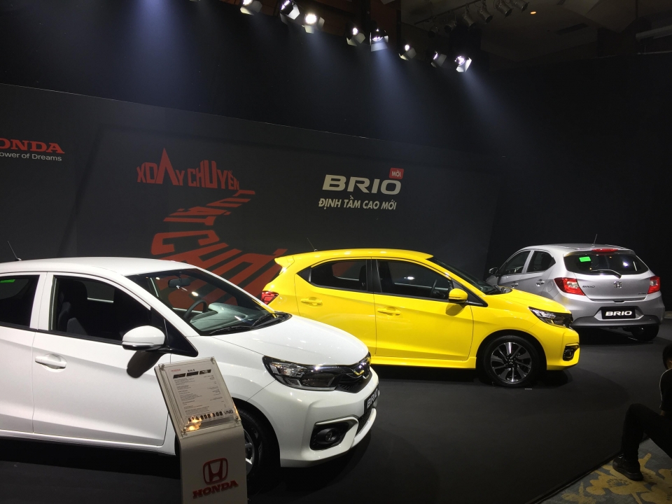 Dòng xe cỡ nhỏ như VinFast Fadil & Honda Brio sẽ làm thị trường sôi động hơn honda brio vinfast fadil va cuoc canh tranh song con o phan khuc xe co nho