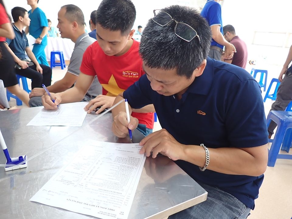 Hàng trăm Ofer hưởng ứng "Ngày máu OF" nhung cam xuc con dong lai trong ngay mau of