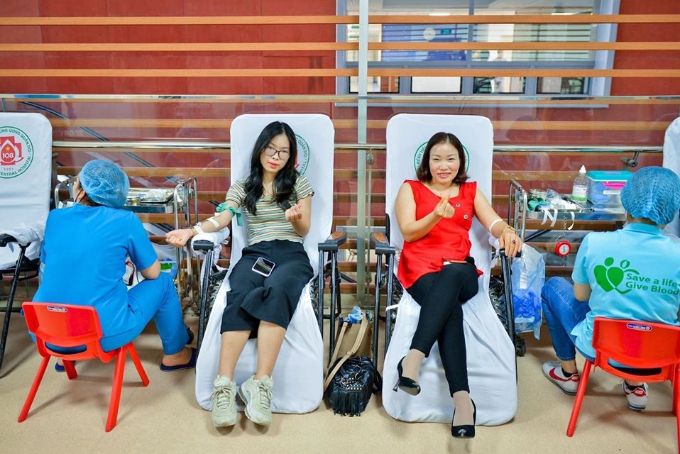 Hàng trăm Ofer hưởng ứng "Ngày máu OF" nhung cam xuc con dong lai trong ngay mau of