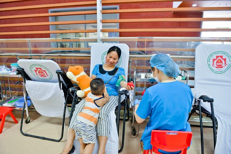 Hàng trăm Ofer hưởng ứng "Ngày máu OF" nhung cam xuc con dong lai trong ngay mau of
