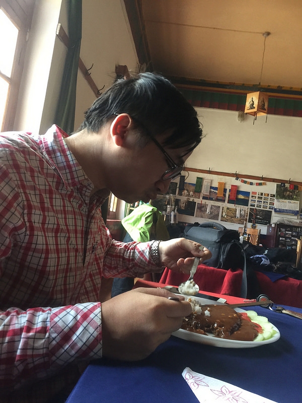 Hành trình phượt mô tô trên vùng Bắc Ấn và thoát khỏi thần chết trên đỉnh Khardung La hanh trinh phuot mo to tren vung bac an va thoat khoi than chet tren dinh khardung la