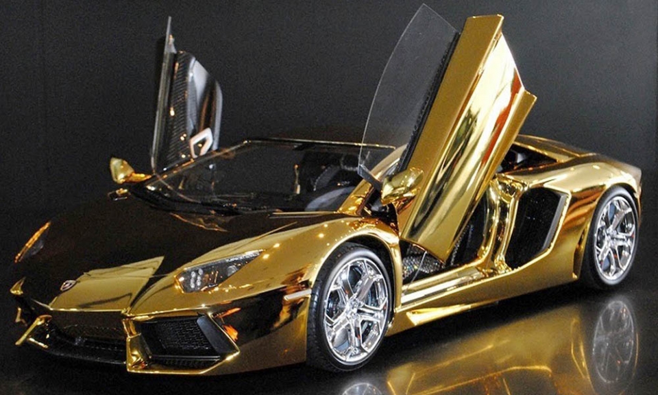 bmw ra mat hai mau i3 va i8 phu kin vang 24 carat