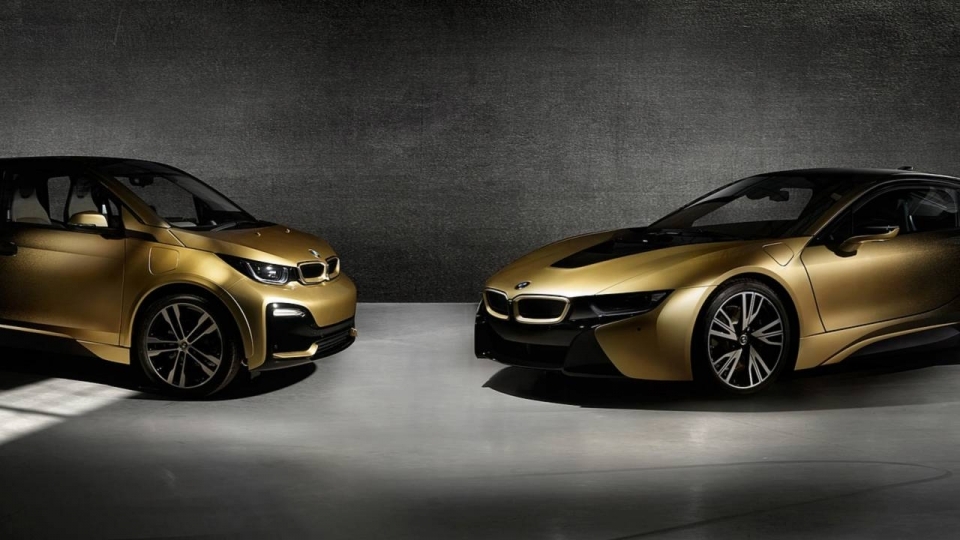 Bộ đội BMW i3 và i8 phủ vàng 24 carat độc nhất vô nhị