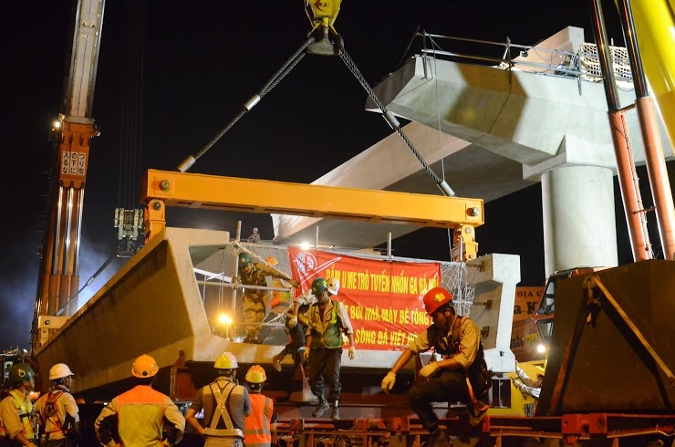 Hà Nội: Cấm hàng loạt tuyến phố phục vụ cẩu lắp dầm U đường sắt trên cao ha noi cam hang loat tuyen pho phuc vu cau lap dam u duong sat tren cao