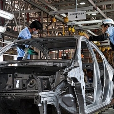 Chuẩn bị giảm 50% lệ phí trước bạ với ô tô sản xuất, lắp ráp trong nước?