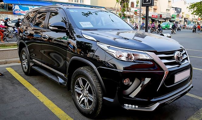 Khách Việt bị ép mua "bia kèm lạc" với các mẫu xe nhập như thế nào? khach viet bi ep mua bia kem lac voi cac mau xe nhap hot the nao