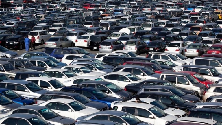 Hơn 5.000 ô tô nhập khẩu về Việt Nam sau nửa năm thị trường đóng băng