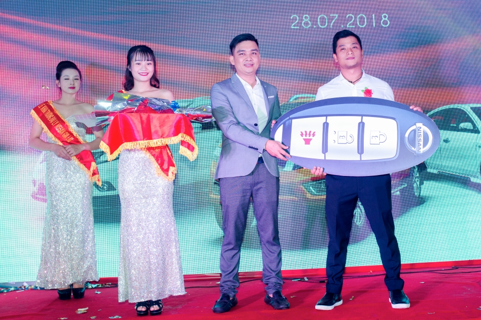 nissan viet nam lien tiep khai truong hai dai ly 3s trong thang 7
