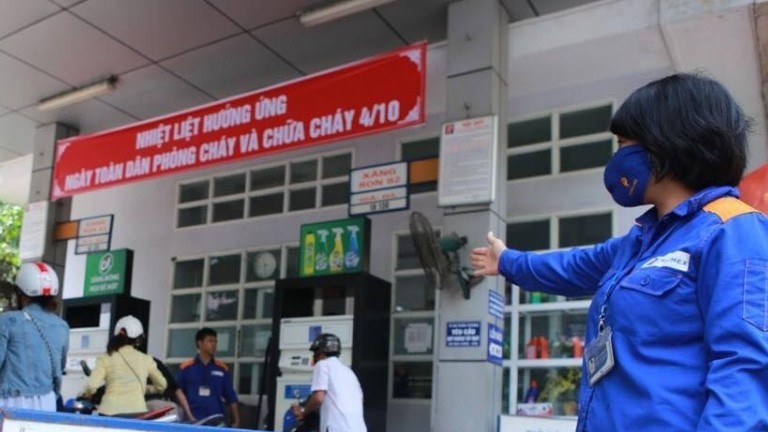 Giá xăng dầu tiếp tục tăng từ 17 giờ hôm nay