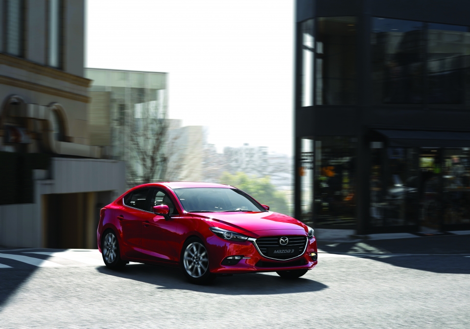 vuot moc 50000 xe mazda3 uu dai 70 trieu dong cho khach hang mua thang 7