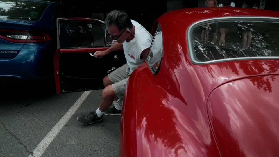 nguoi dan ong lai chiec porsche 356 trong 50 nam vuot 16 trieu km