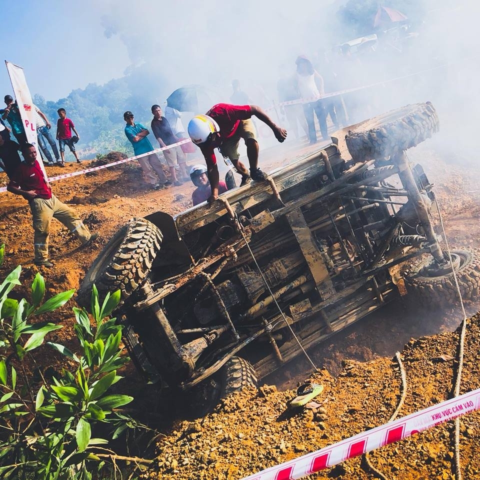 doi dua 415 nha vo dich oto offroad hang mo rong trai long sau giai dau pvoil voc 2019