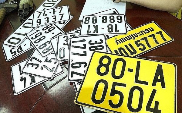 Xe kinh doanh vận tải phải đổi biển số từ trắng sang vàng, kể từ ngày 1/8 xe kinh doanh van tai phai doi bien so tu trang sang vang ke tu ngay 18