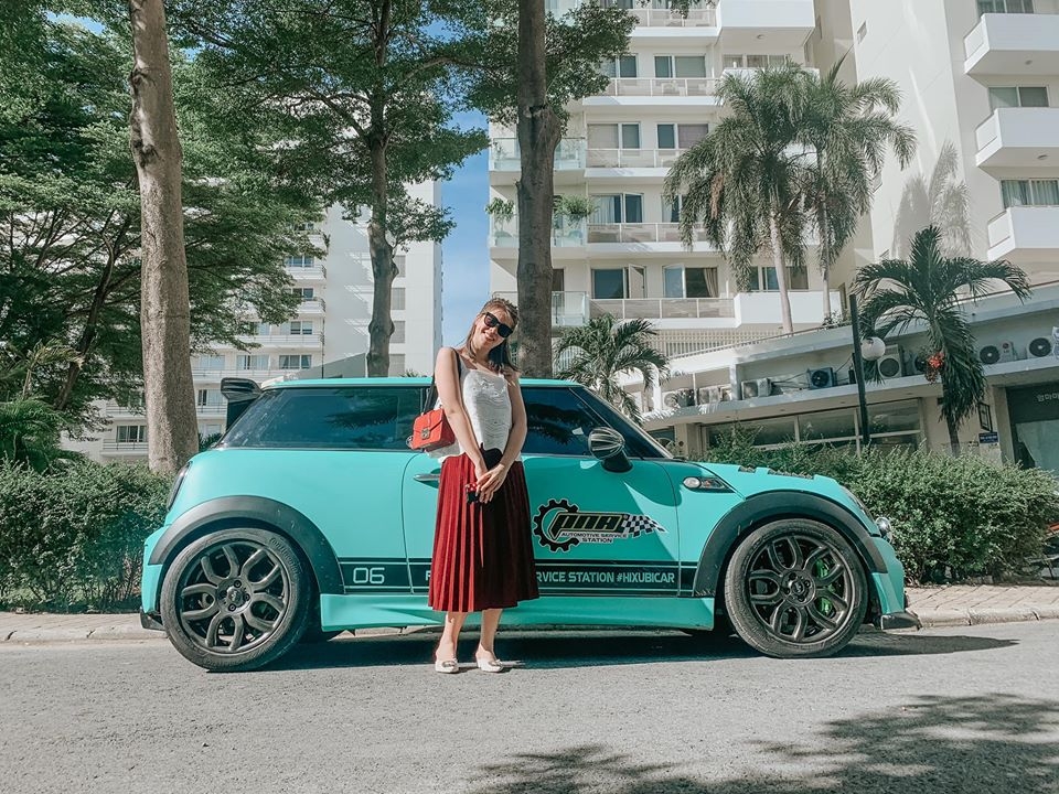 Nữ VĐV xinh đẹp và chiếc Mini Cooper xanh mint: Lời "thách đấu" ngọt ngào của giải TC Motor GOC 2020 nu vdv xinh dep va chiec mini cooper xanh mint loi thach dau ngot ngao cua giai tc motor goc 2020