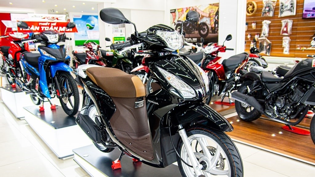 "So găng" chi phí sử dụng Honda Vision và VinFast Feliz S theo số km sử dụng
