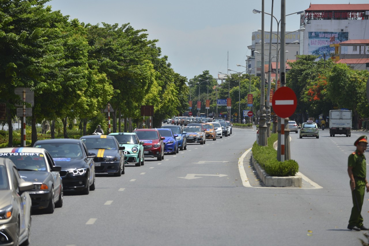 Đoàn diễu hành cổ động giải TC Motor GOC 2020 khuấy động TP Ninh Bình doan dieu hanh co dong giai tc motor goc 2020 khuay dong tp ninh binh
