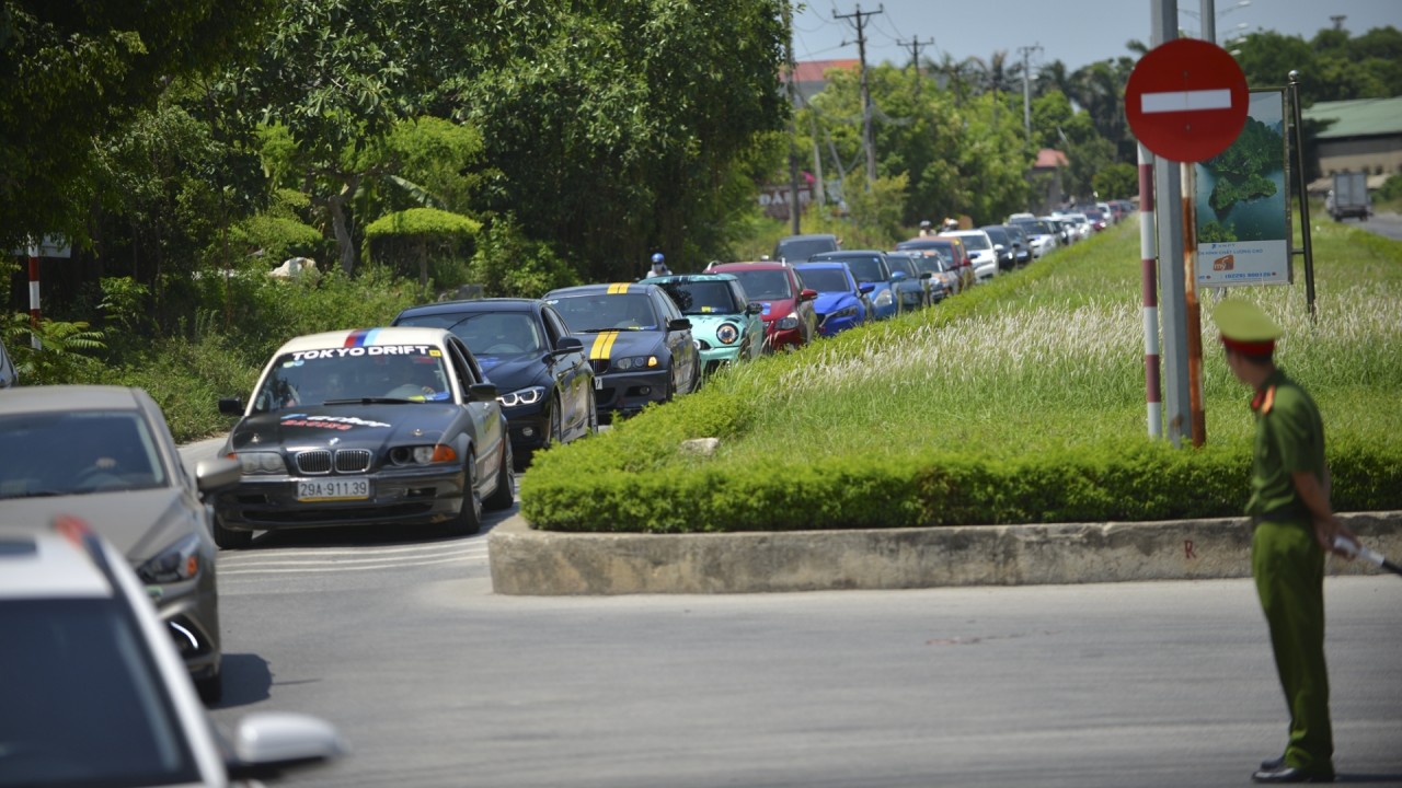 Đoàn diễu hành cổ động giải TC Motor GOC 2020 khuấy động TP Ninh Bình