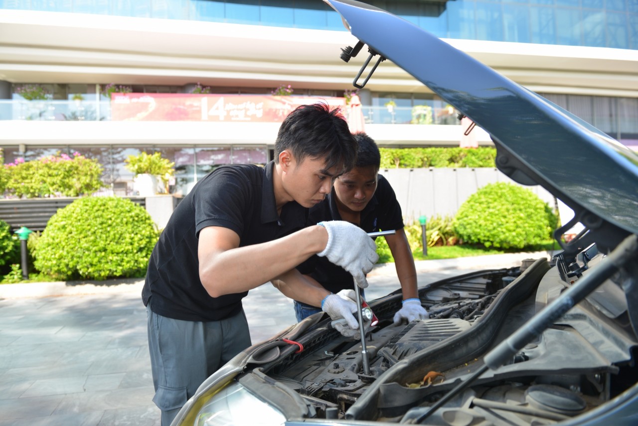 dien dan otofun tung bung chao don sinh nhat lan thu 14