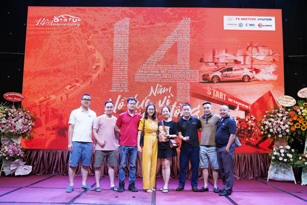 dien dan otofun tung bung chao don sinh nhat lan thu 14
